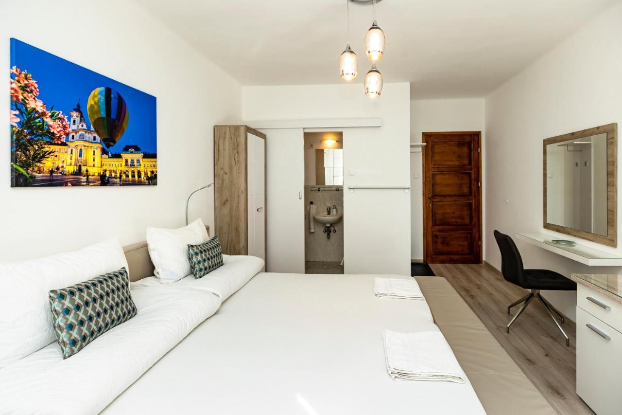 Dobo Vendeghaz Hotel Eger Ngoại thất bức ảnh